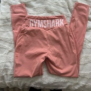 Gym shark leggings